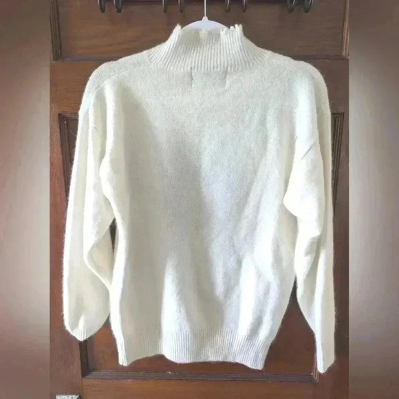 Vintage Woodstock Angora Wool Floral White Pullover Sweater Size M - Picture 3 of 3